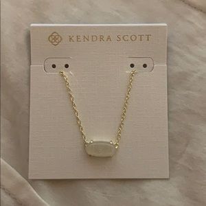 Kendra Scott necklace